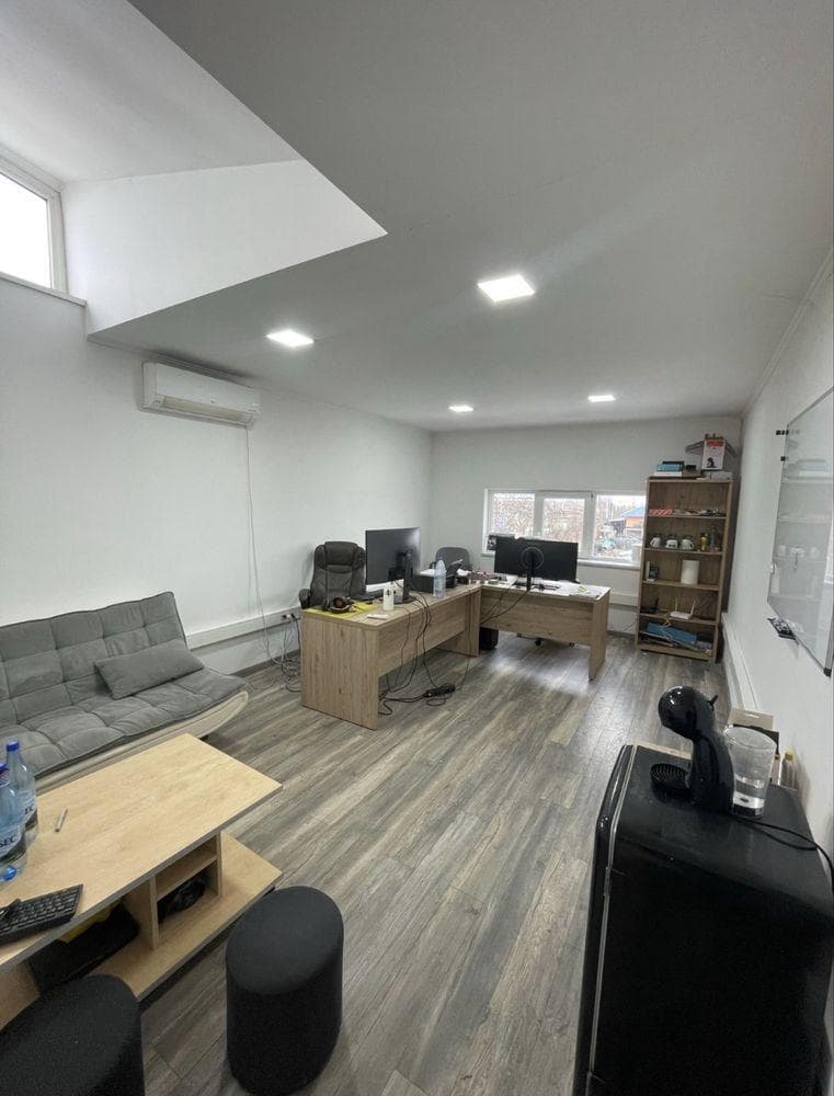 Birouri / Spatiu comercial de inchiriat, iesire la centura(zona Metro)