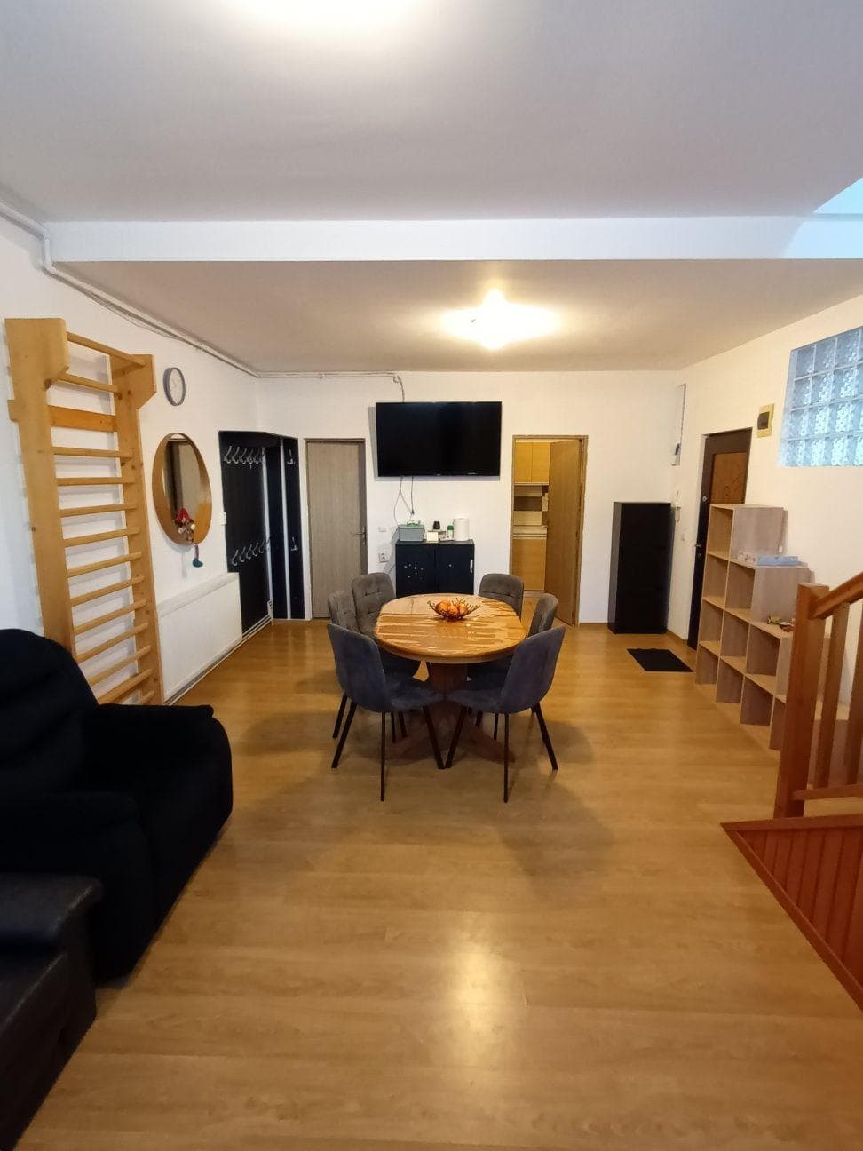 Apartament cu 3 camere, pe doua nivele, zona centrala - imagine 1