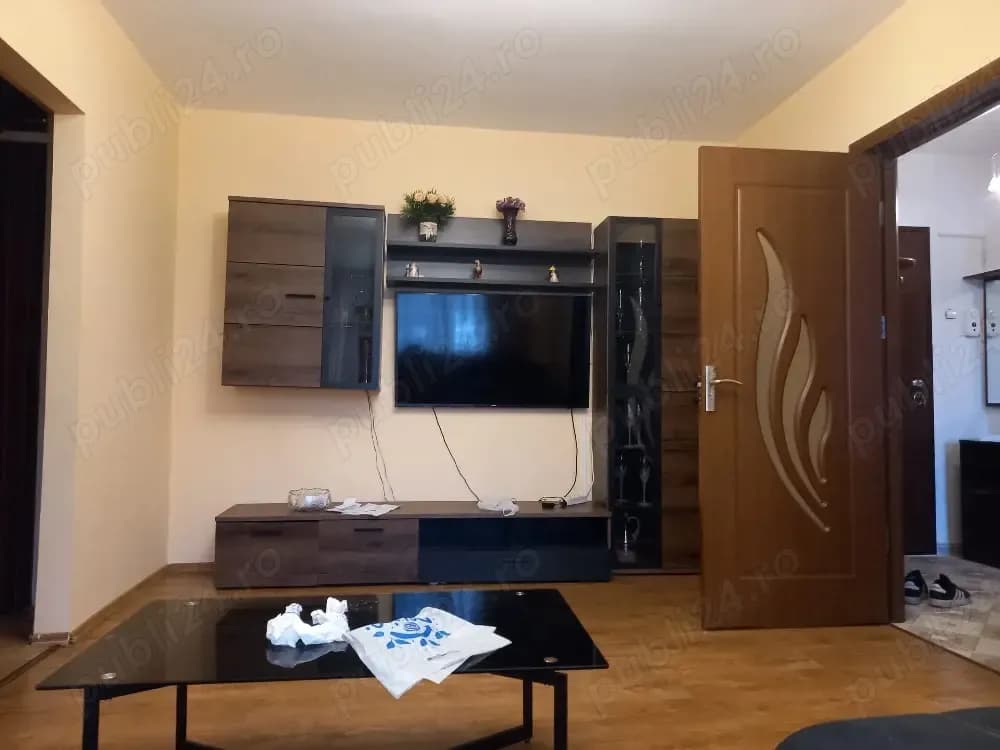 apartament 2 camere de închiriat piața Creangă - imagine 1