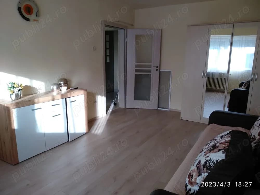Apartment 3 camere cal. Aradului cu 1 loc parcare - imagine 1