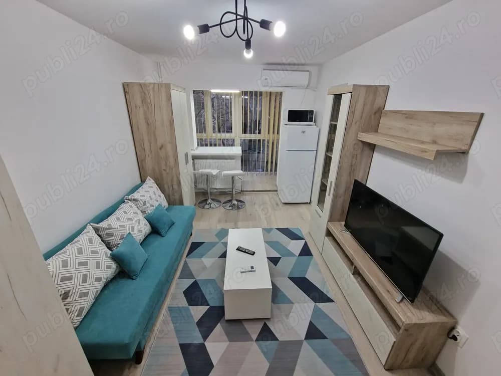 Vand Garsoniera str. Slatinei