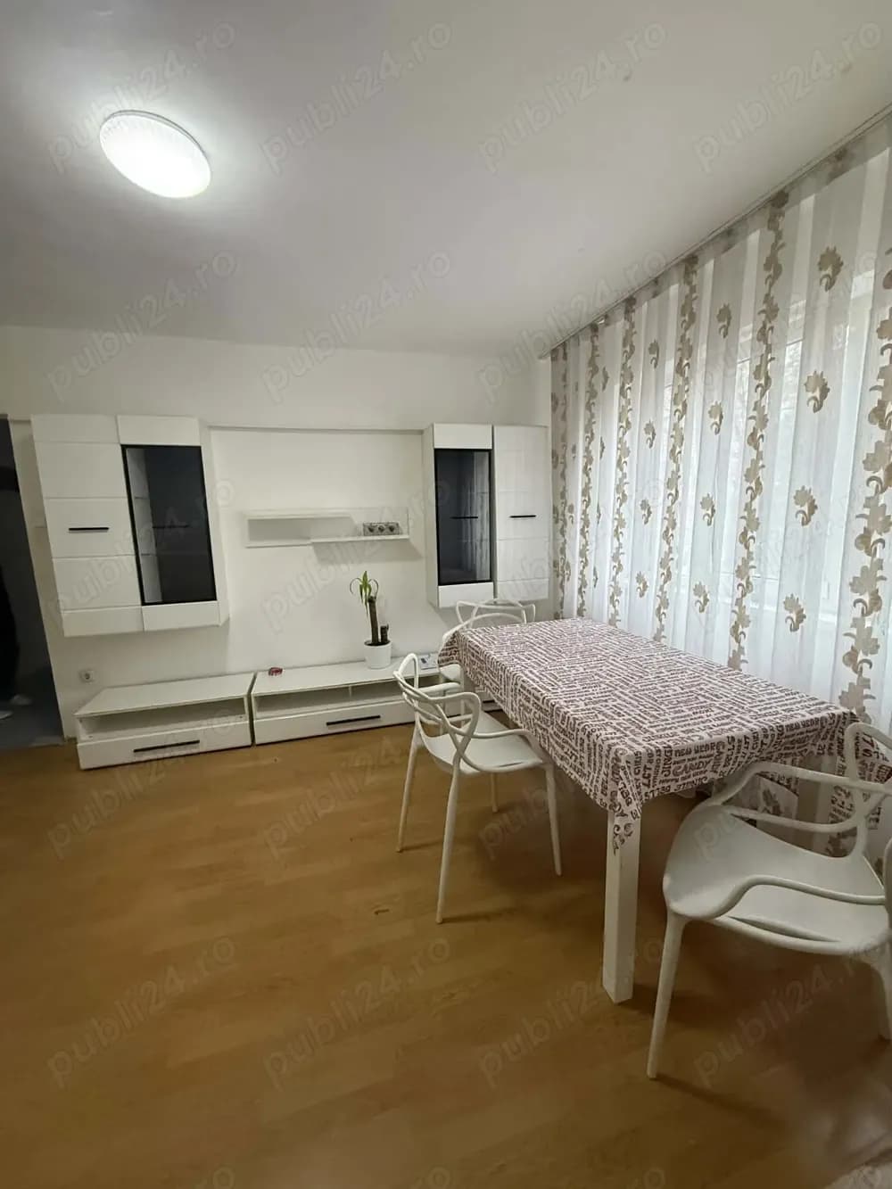 Vând apartament cu 2 camere, formă tip X, zona Calea Aradului
