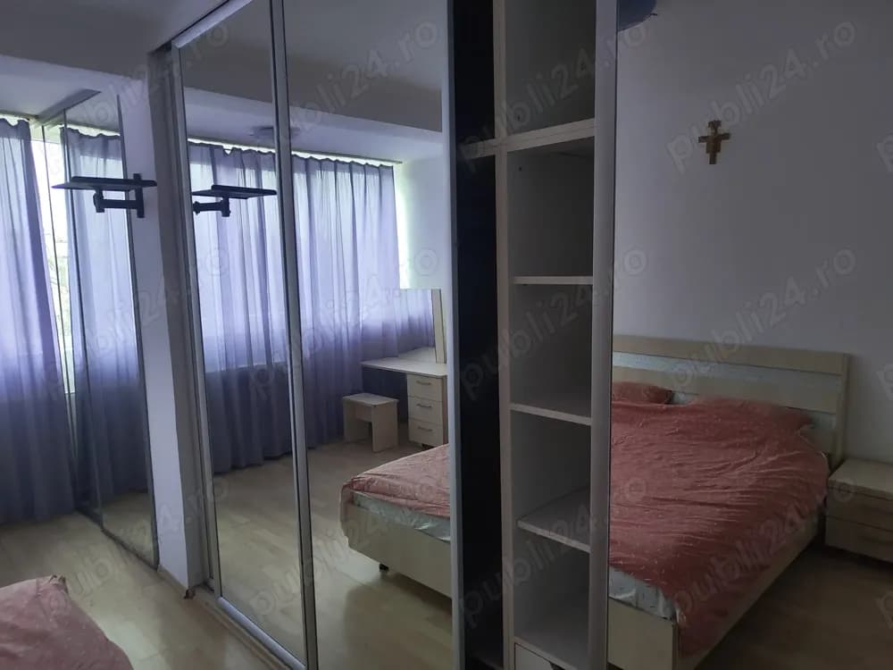Vând apartament cu 3 camere, tip B, în Oradea, cartier Rogerius - imagine 1