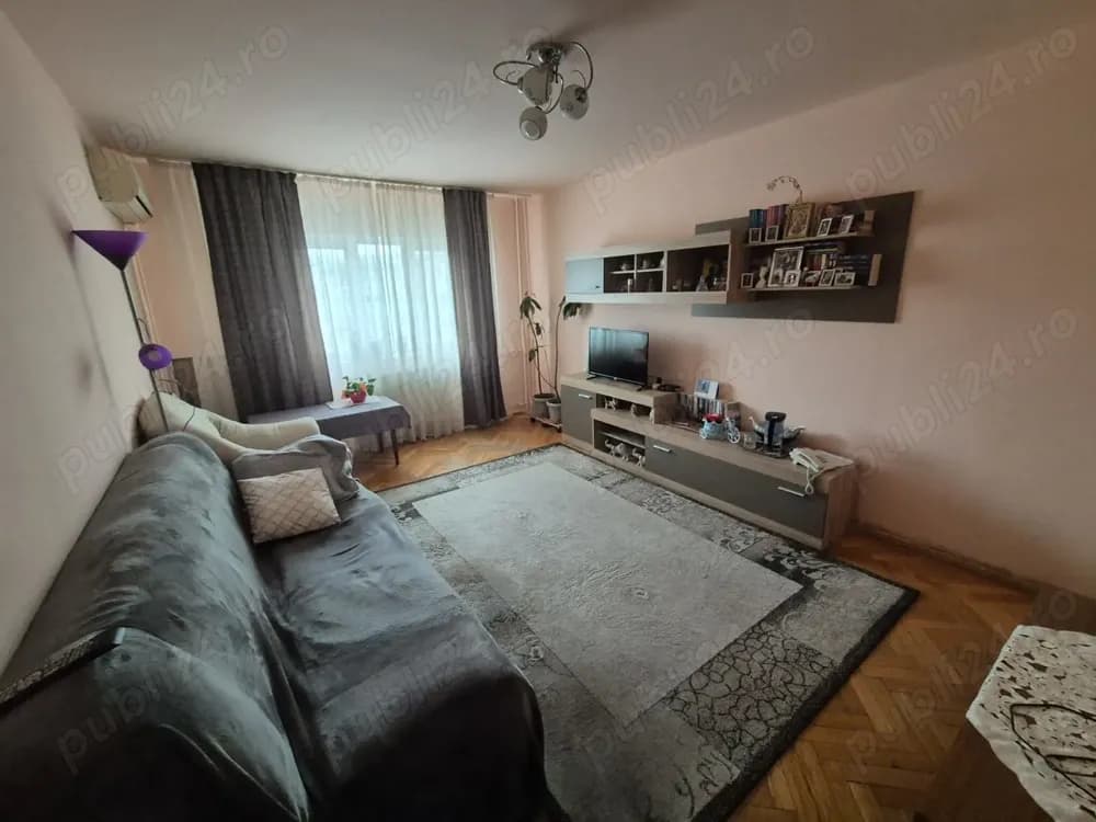 Apartament cu 3 camere, tip PB decomandat, Etaj 3 zona Rogerius (Lacul Rosu)