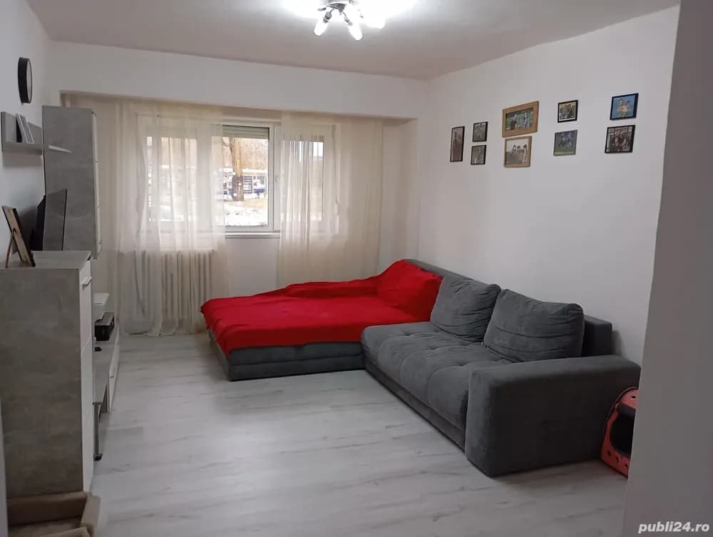 Vand apartament 4 camere - imagine 1