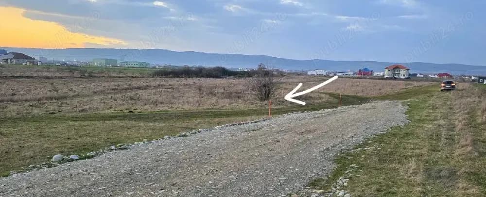 Teren 500mp OȘORHEI  , apa , curent , internet