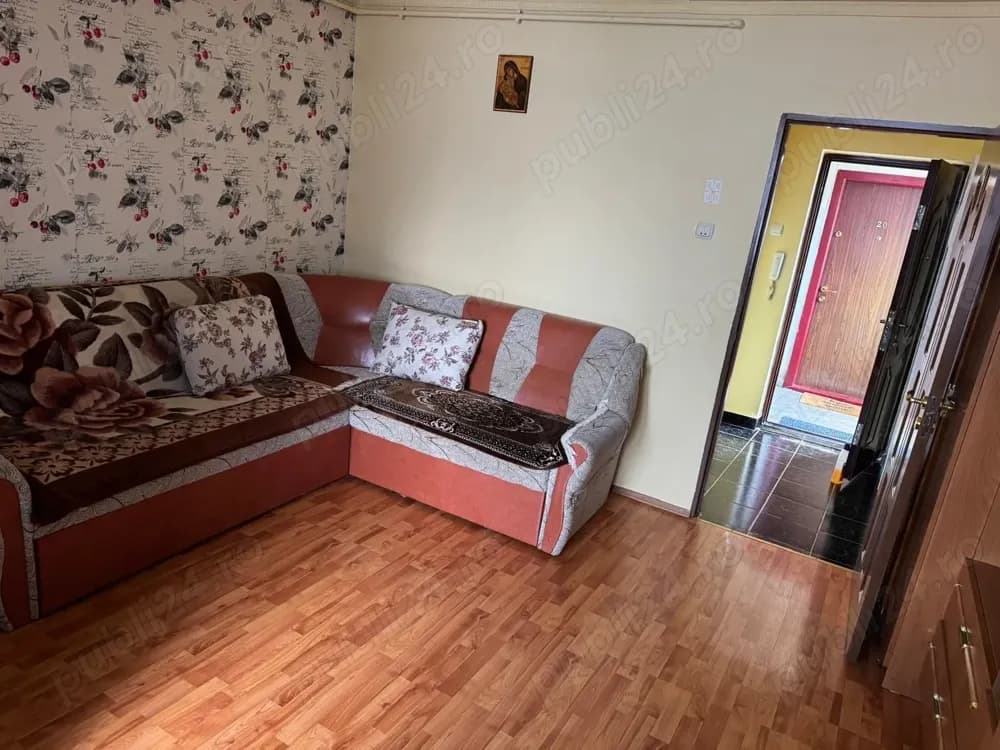 Închiriez garsonieră