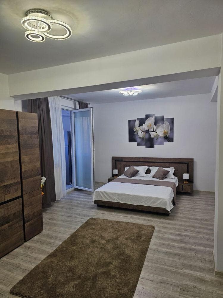 Garsonieră modernă de vânzare – Centrul orașului Ploiești – 60.000 € - imagine 1