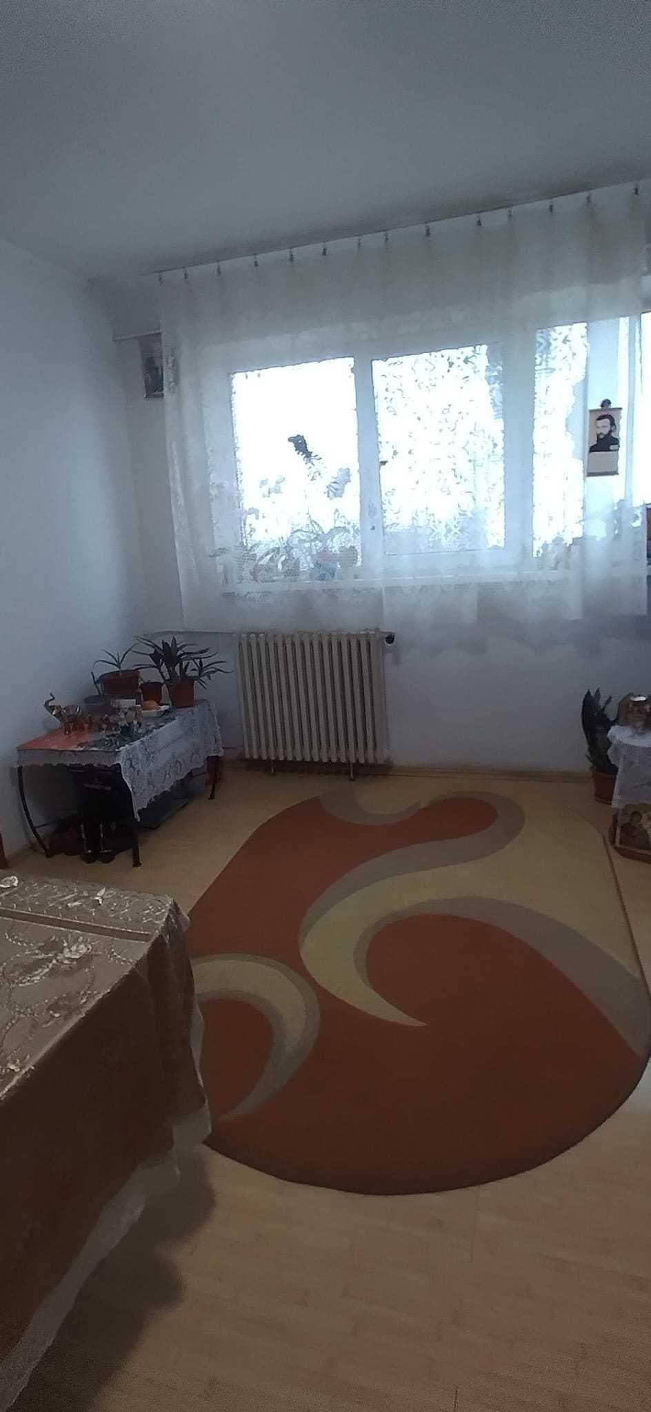 vând ap. Cu 2 cam. În Mihai Bravu, piata