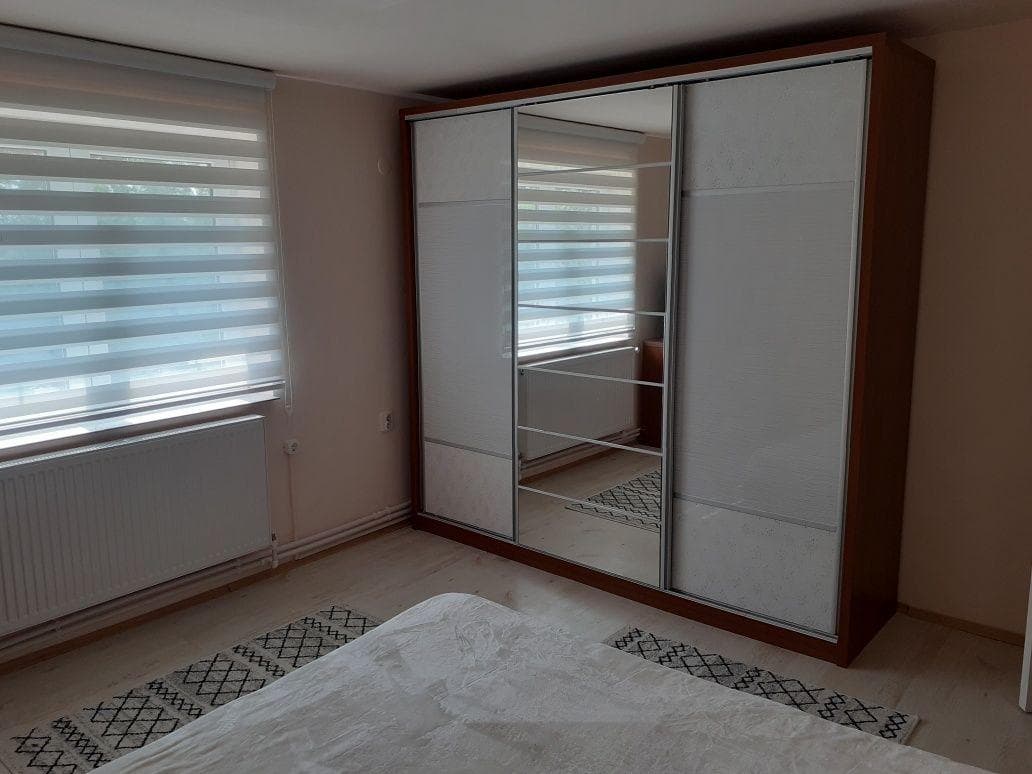 Apartamentul 3 camere in vila - imagine 1