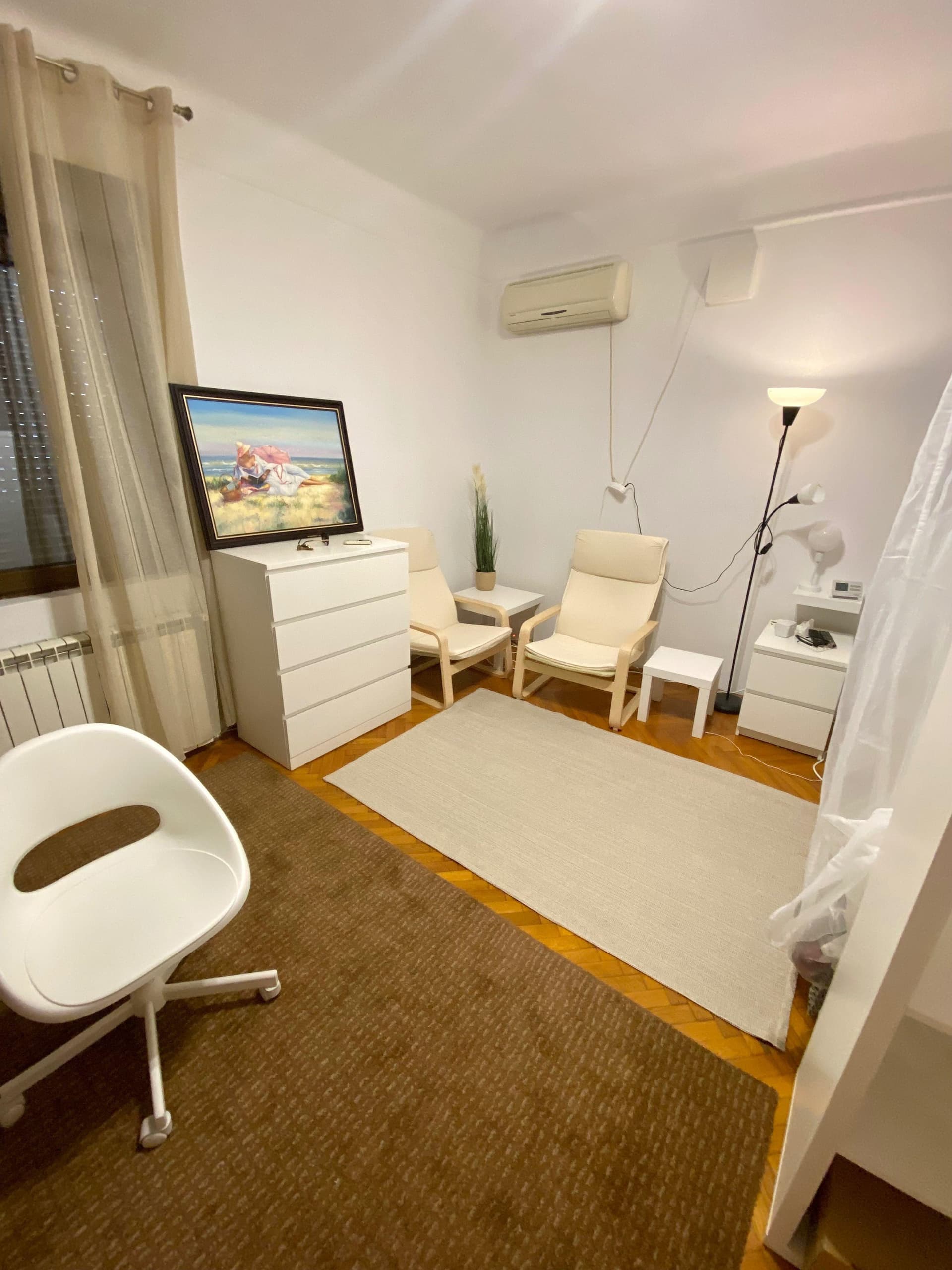 Schimb/vând apart  cu o cameră în Buc cu similar Timișoara