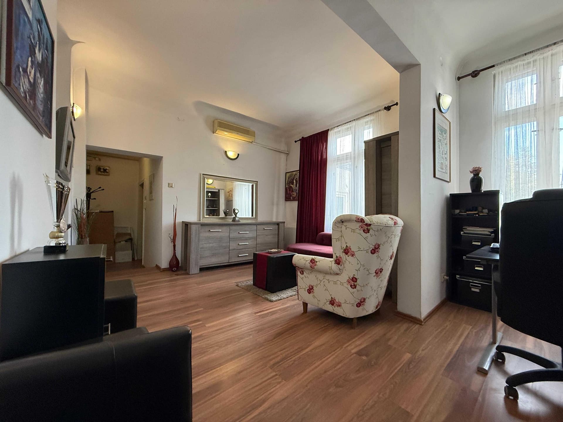 Apartament in vila - Central - Fara risc !