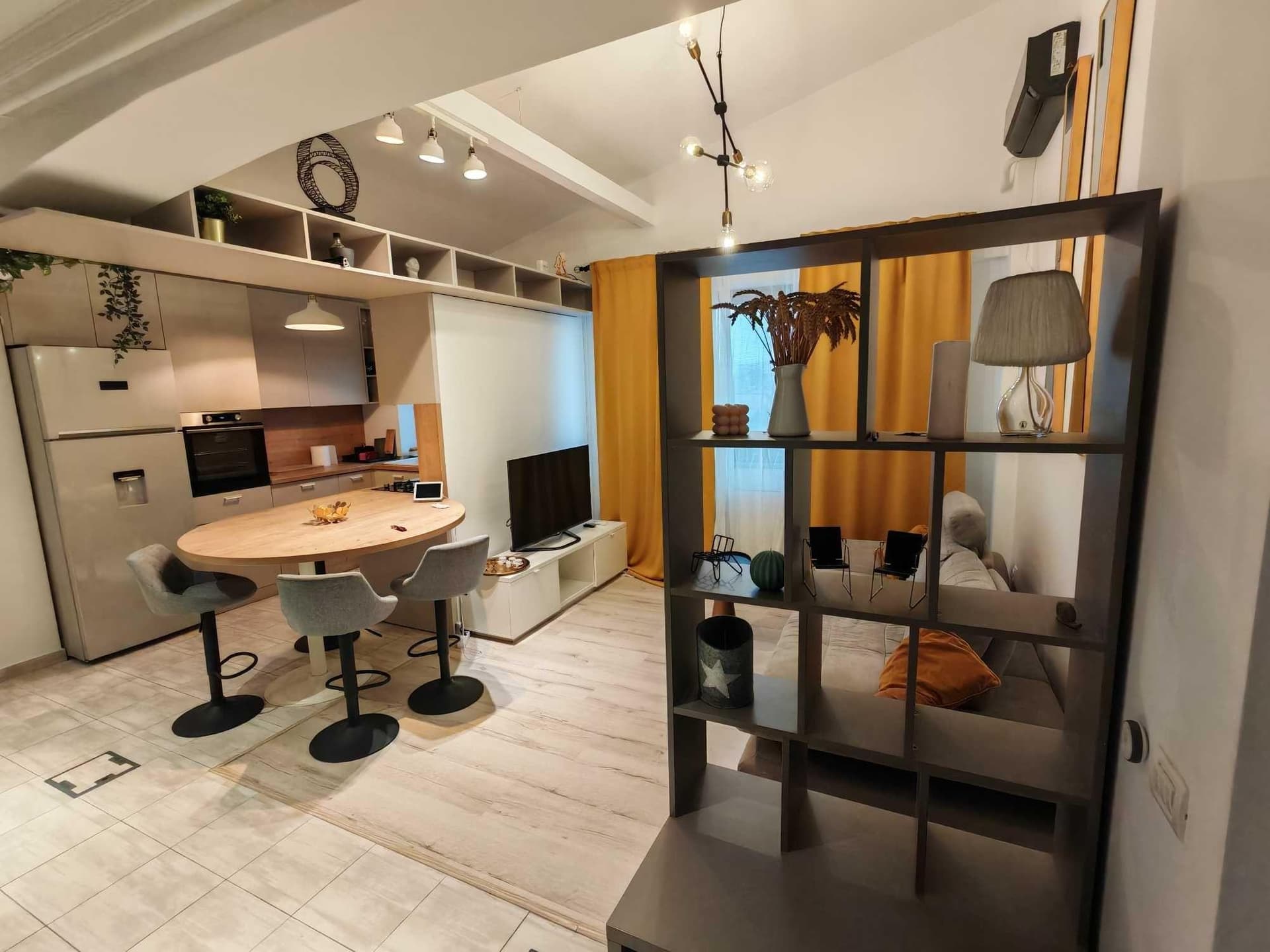 Apartament 4 camere  – Sector 1 – etaj+ mansardă – zonă liniștită - imagine 1