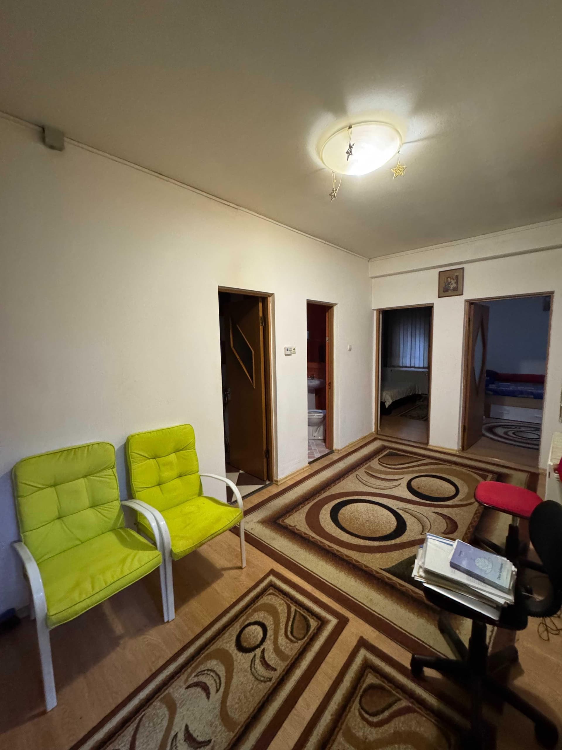 Proprietar – 2 camere decomandat + curte + beci, Nerva Traian