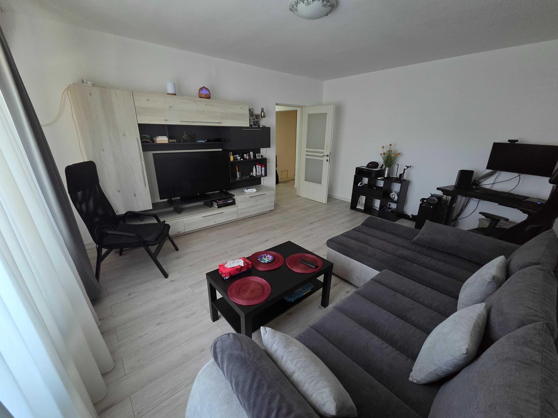 3 camere 78mp mobilat/utilat Foisorului