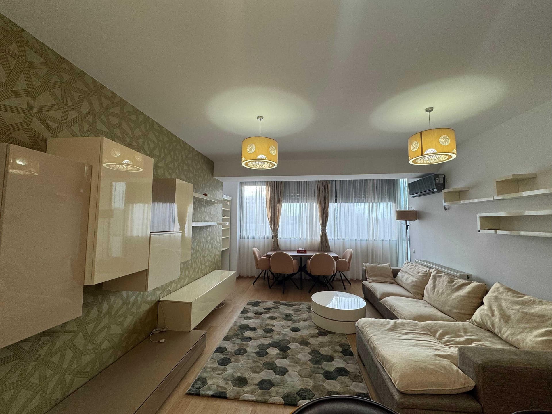 De inchiriat ap. 3 camere loc de parcare si boxa, Com Armonia Titan