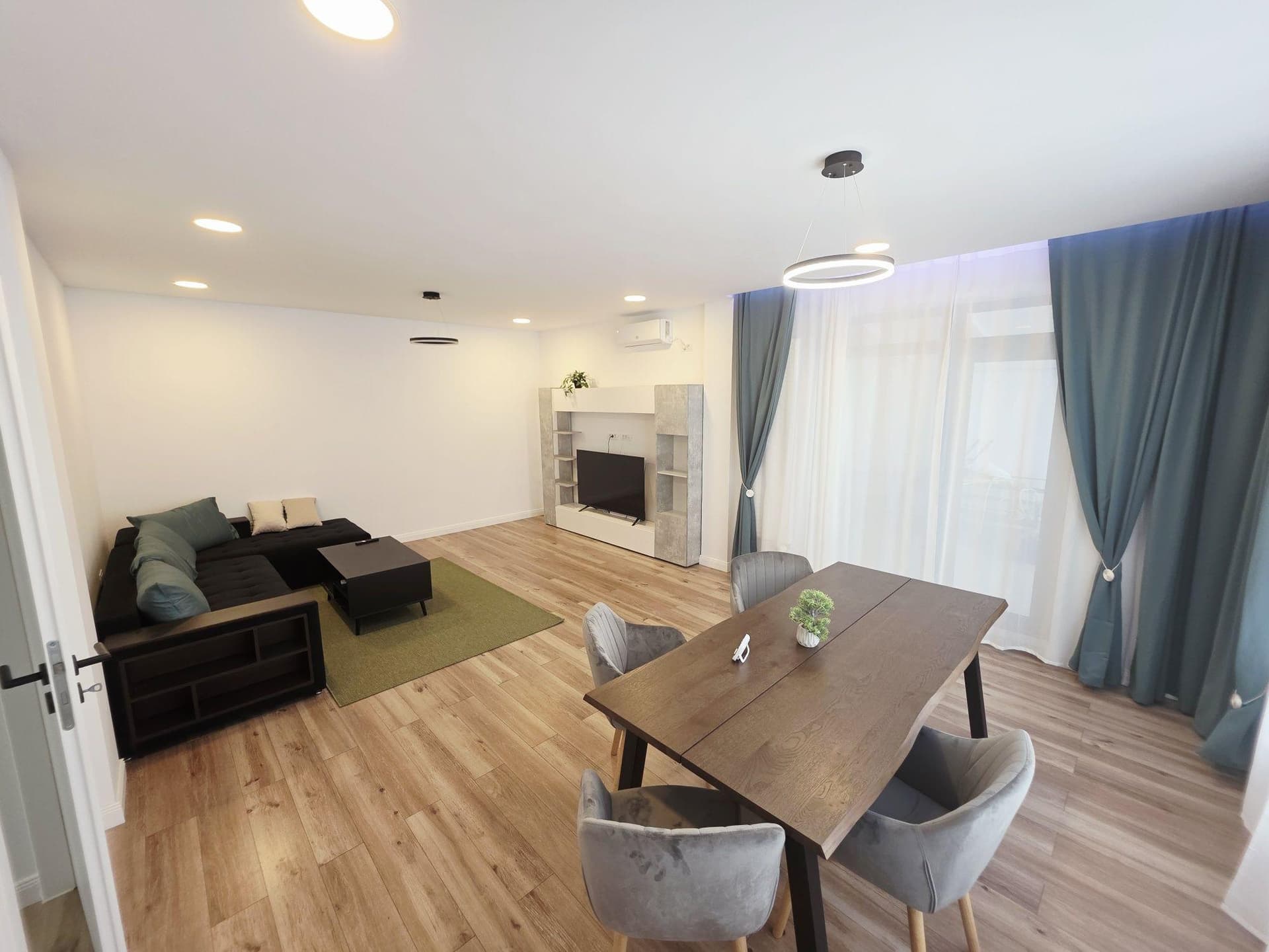 Casa 5 Cam, Pompa Caldura,TVA inclus, Panouri 10kw, Smart, Decomandata