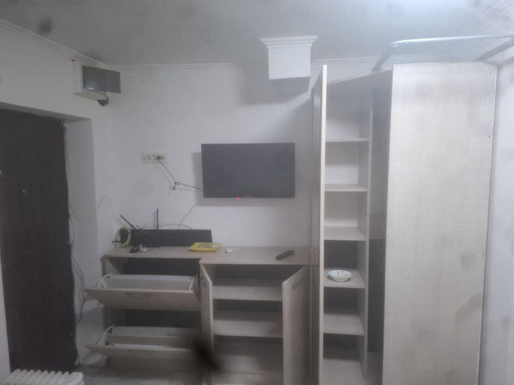 Garsoniera ,mobilat utilat de închiriat zona mall vitan