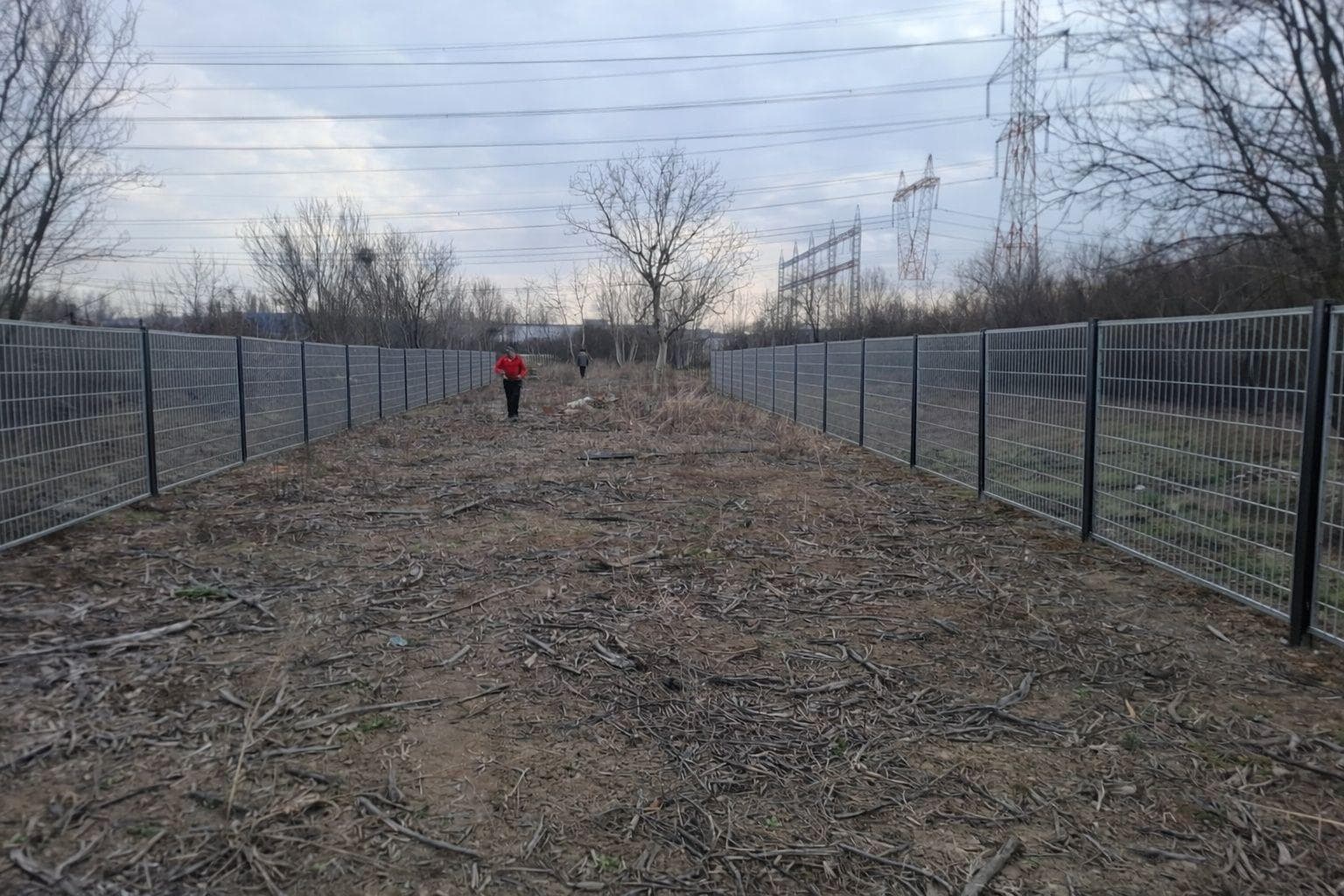 Teren imprejmuit de inchiriat - 1.300mp, zona Splaiul Unirii - imagine 1