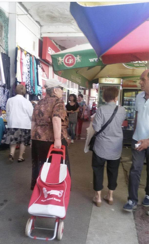 Spatiu comercial Titan Piata Minis 1200 euro