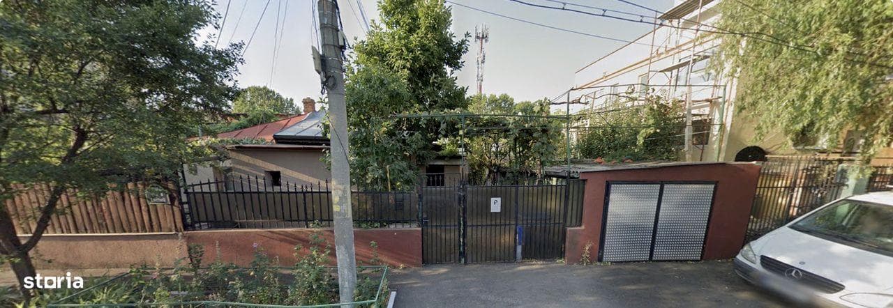 Casa spațioasă cu garaj și teren generos în Colentina / Andronache