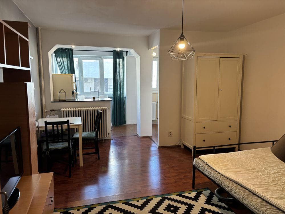 Proprietar inchiriez garsoniera, strada Avrig, sector 2