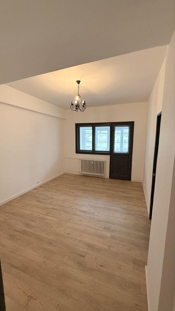 Se inchiriaza garsoniera Mosilor