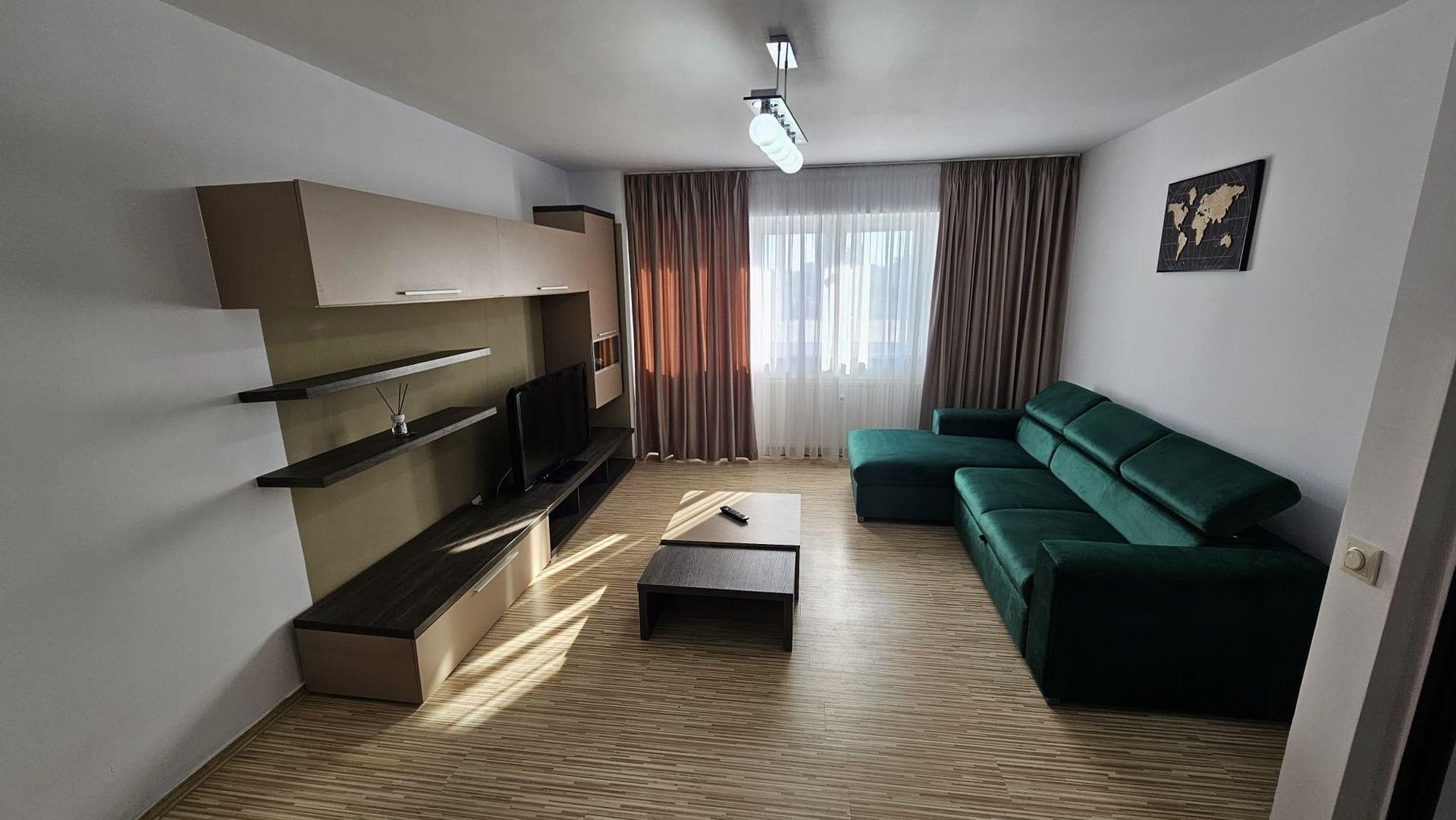 Închiriez garsoniera 42 mp, zona Ghica Tei