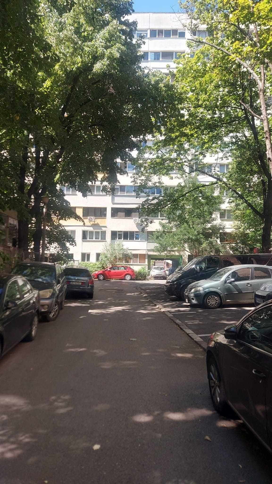 de inchiriat 2 camere  pentru doua persoane