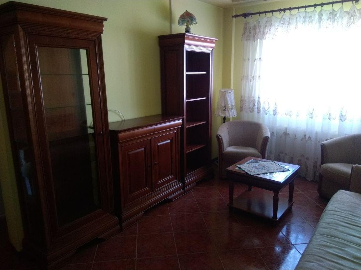 Inchiriere apartament trei camere