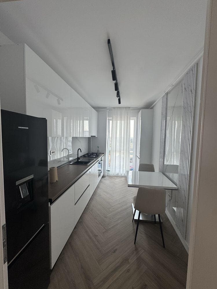 Apartament 3 camere si loc de parcarein Quartz Residence inchiriere