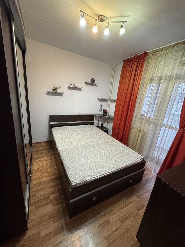 Inchiriere apartament 3 camere Iancului, Biserica Capra