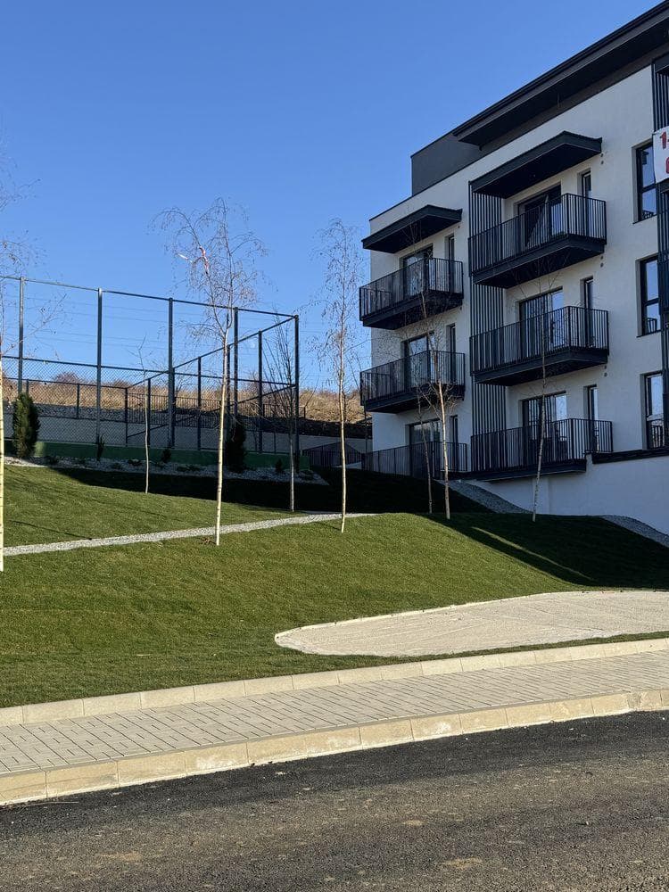 Apartament 3 camere 56mp + terasa 5mp  Zona Regal