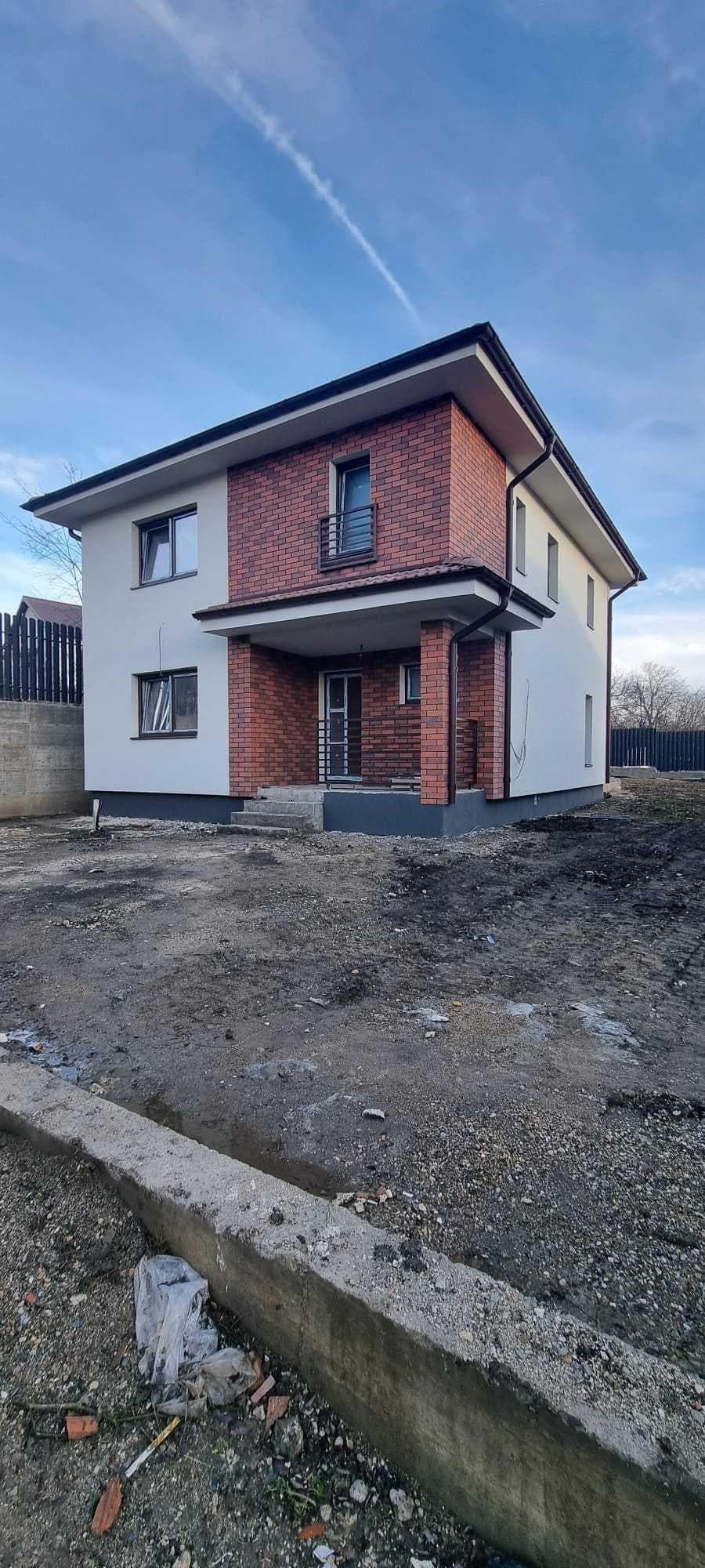 Casa Unifamiliara de vanzare in Dezmir