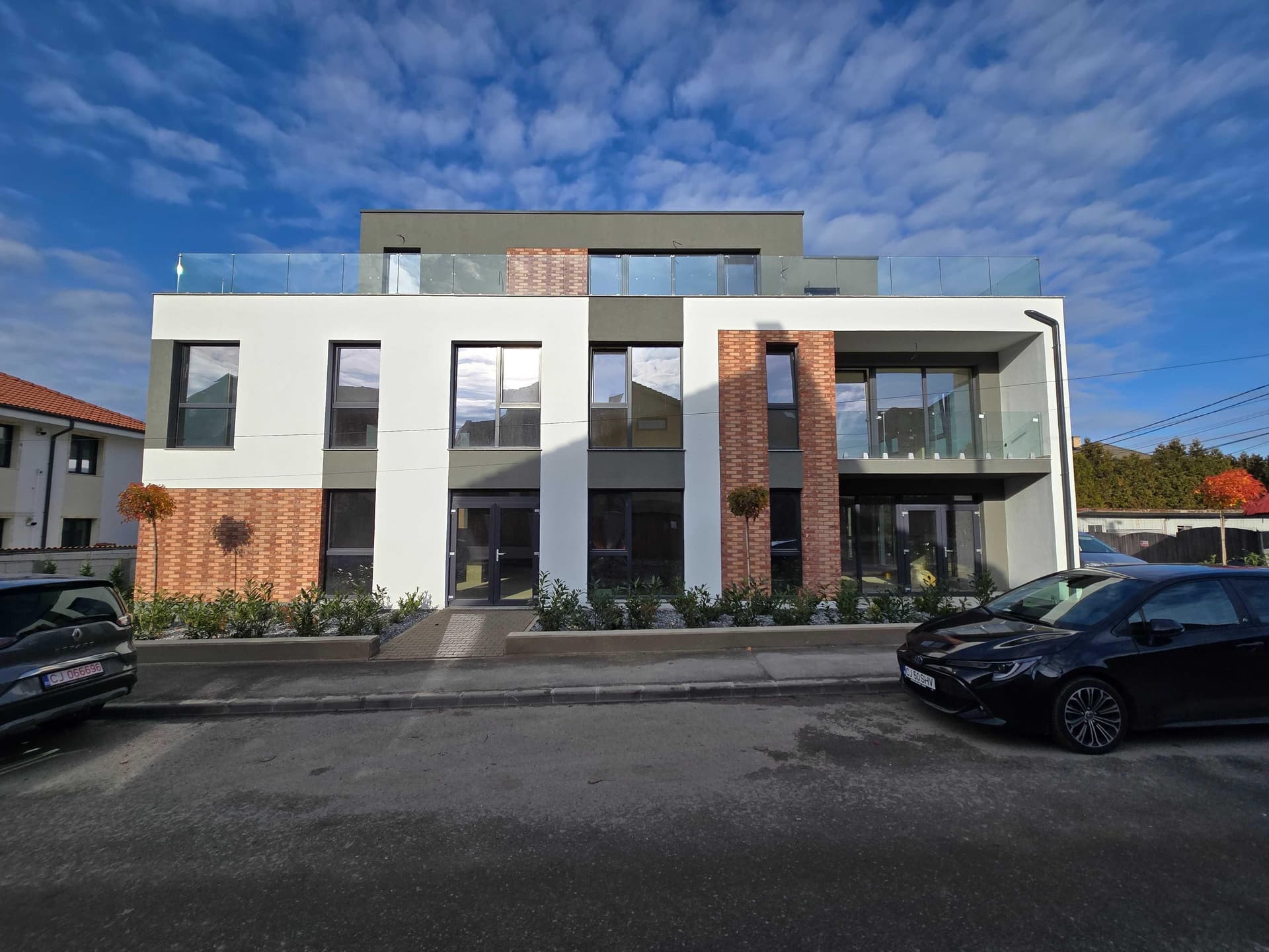 Apartament spatiu servicii medicale birouri 170mp P+E Zorilor / Europa - imagine 1