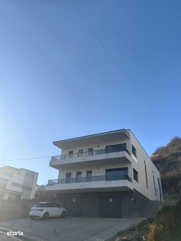 Inchiriez penthouse strada Uliului