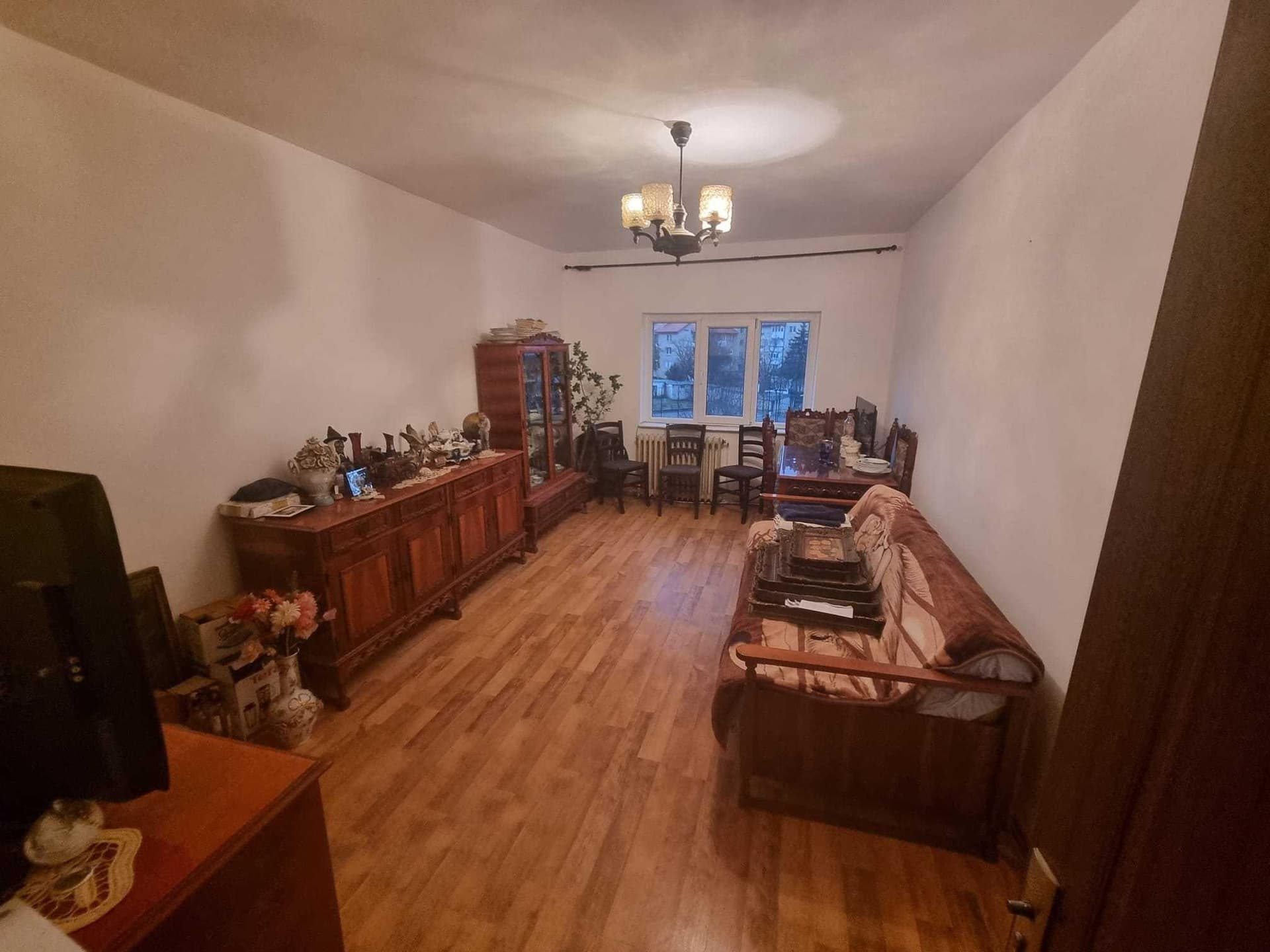 Închiriem casa 4 camere Pausa