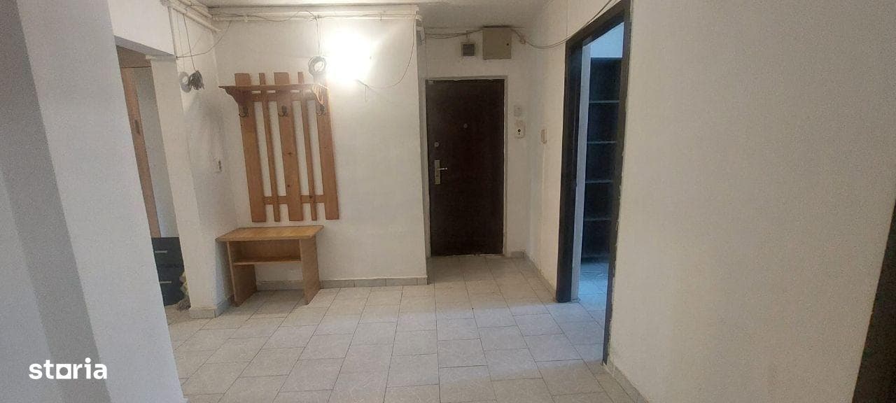 Inchiriez apartament cu 3 camere COMISION 0