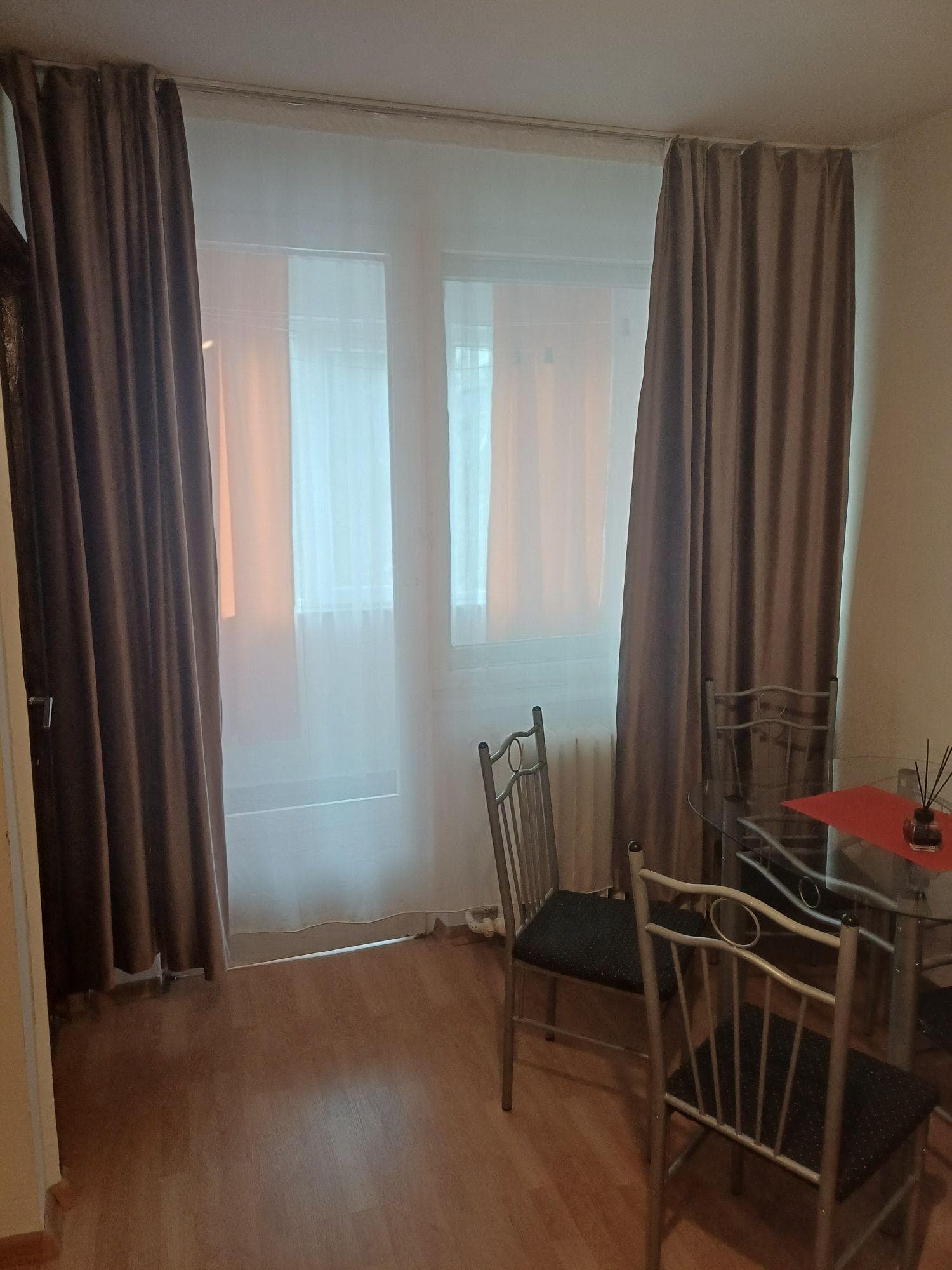 Închiriez garsonieră mobilată și utilată Brazdă etajul 1 - imagine 1