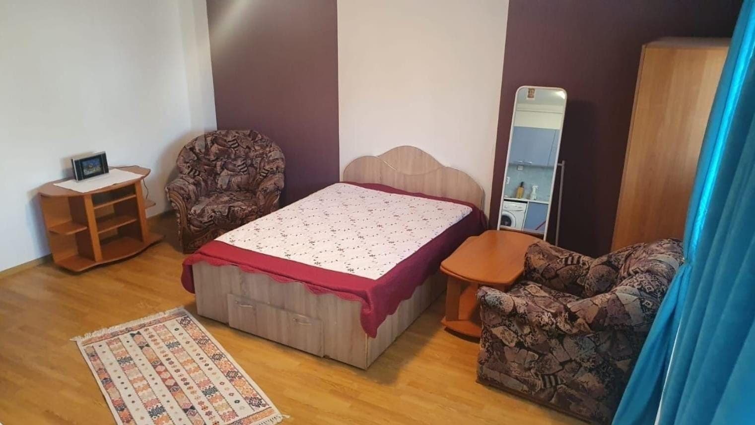 Garsoniera foarte aproape de metrou