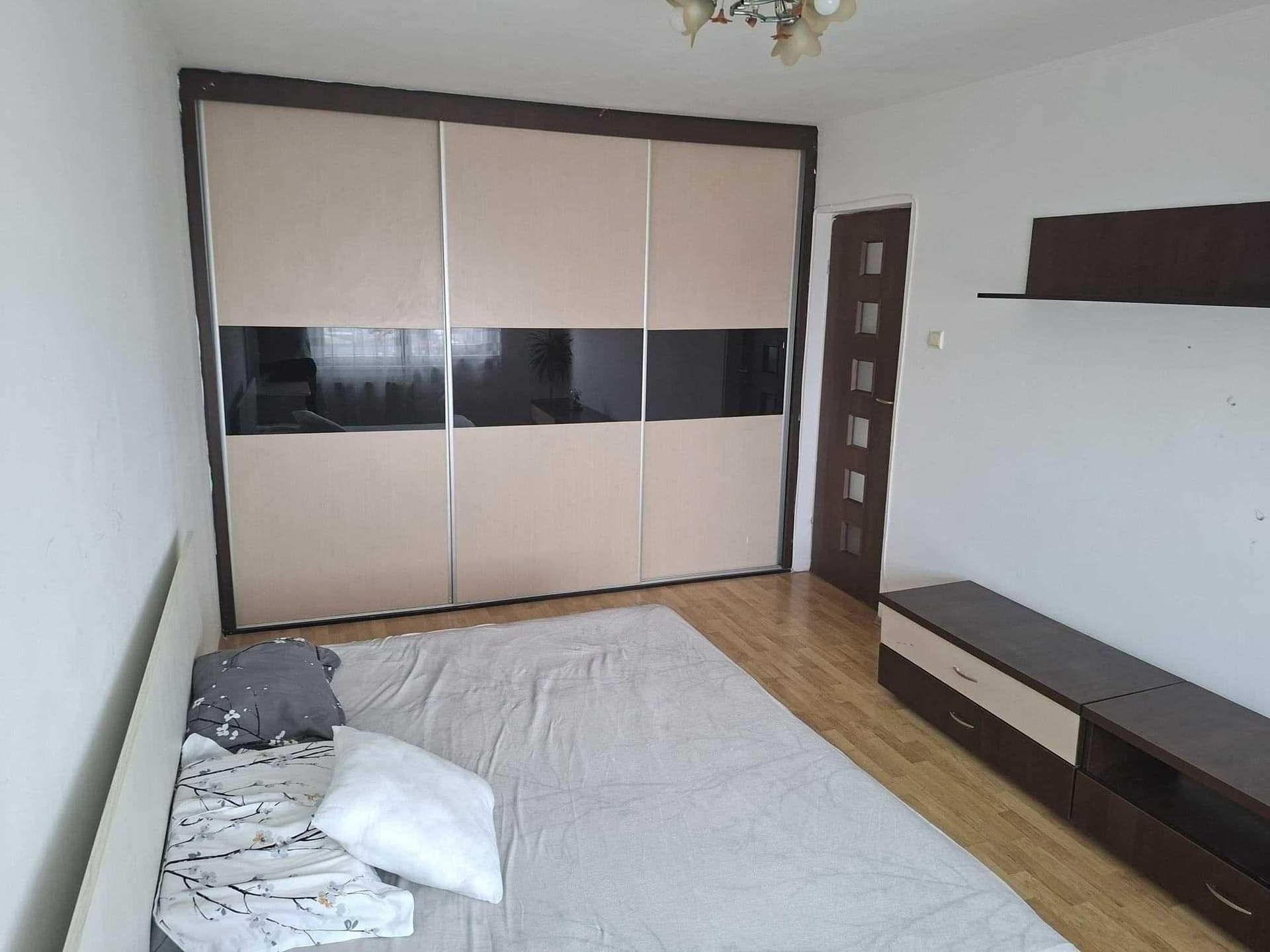 Apartament 2 camere, Metrou Aparatorii Patriei, Bloc reabilitat