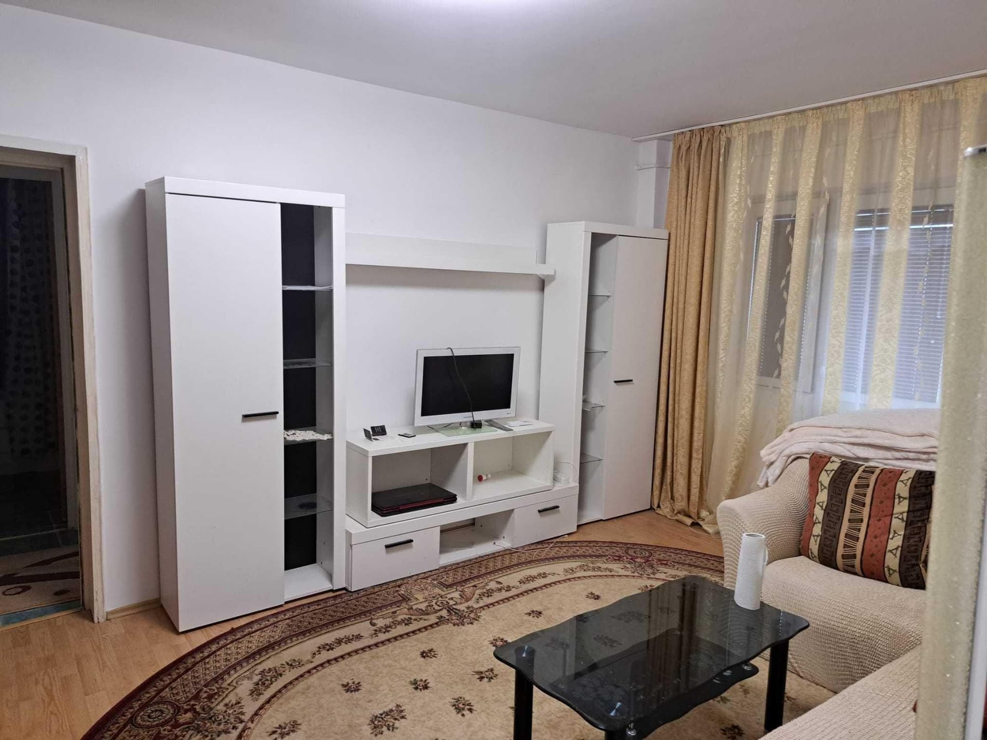 Inchiriez apartament 2 camere tineretului