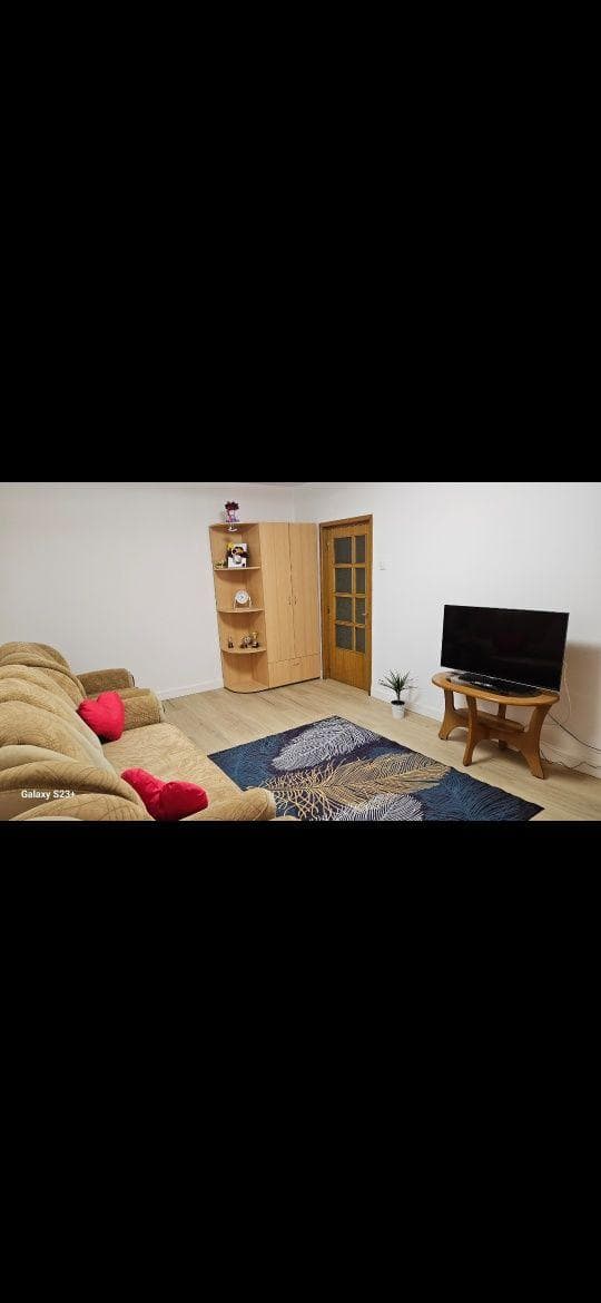 Închiriez apartament 2 camere decomandat