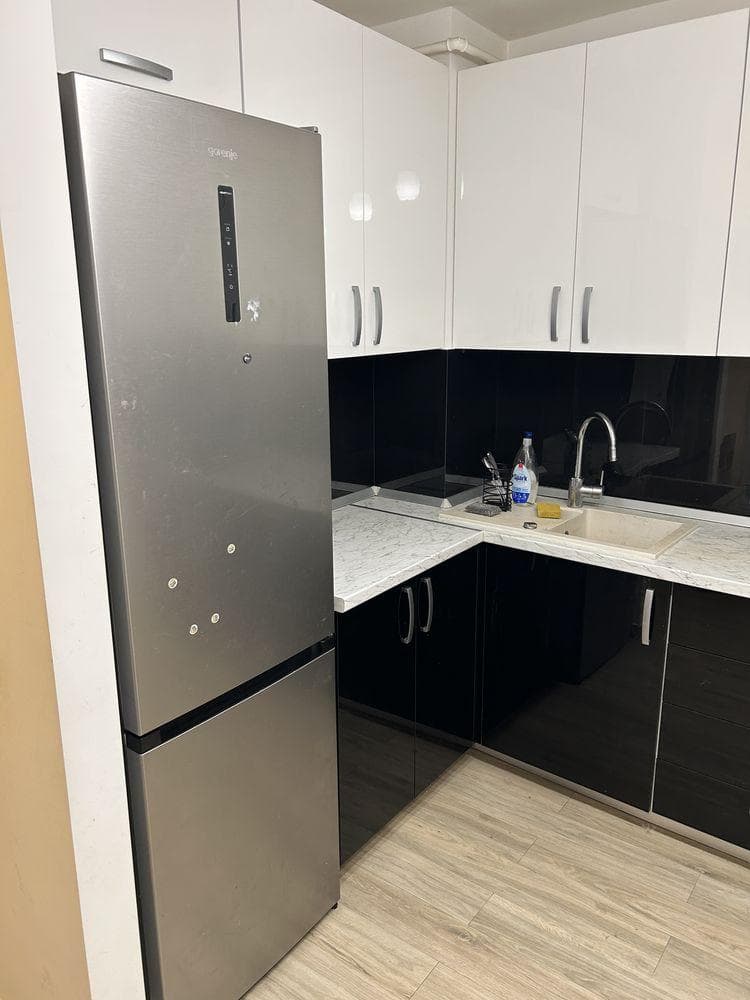 Inchiriez apartament 3 camere