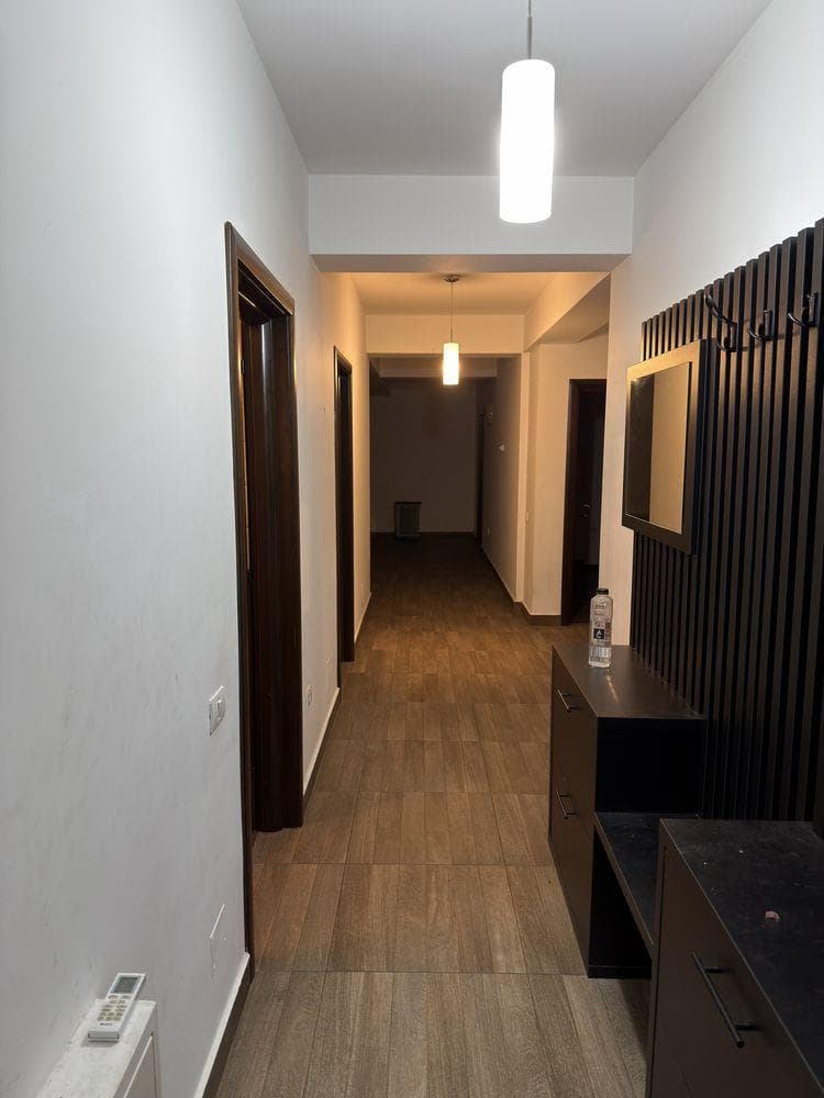 Inchiriere apartament 5 camere direct proprietar ( A se citi detaliile