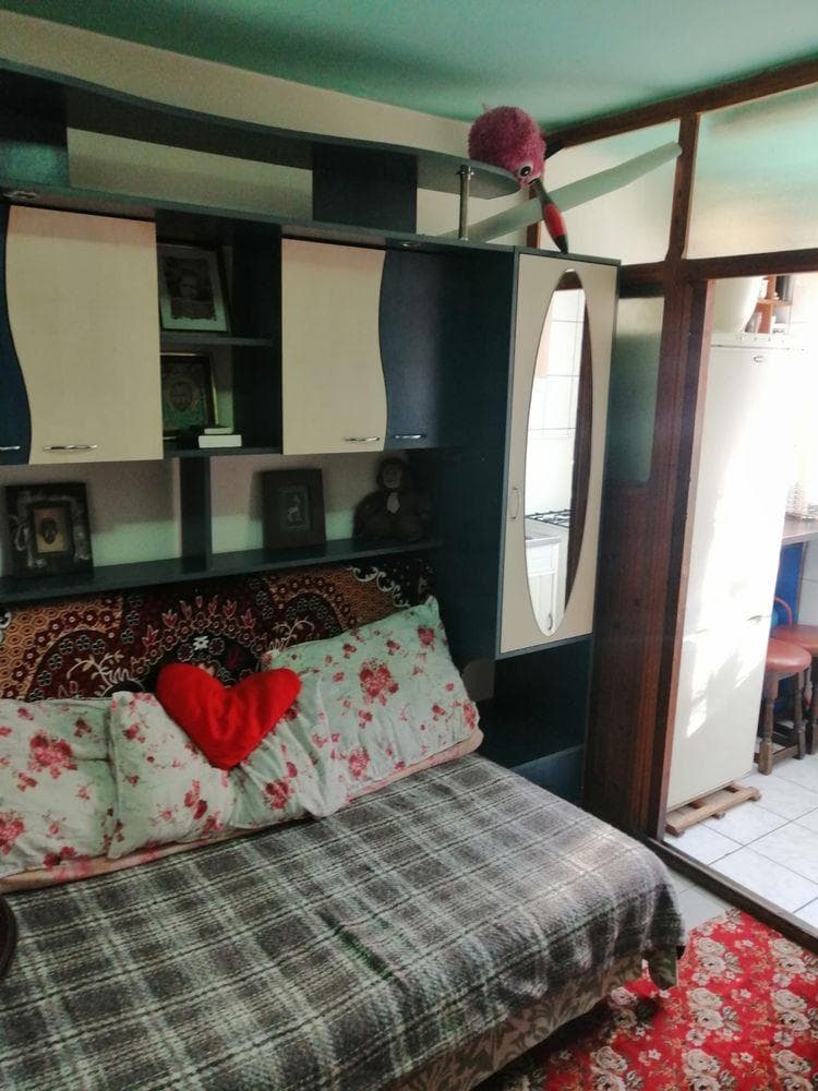 Vând Garsonieră Rahova intersectie Sebastian la parter vedere stradală