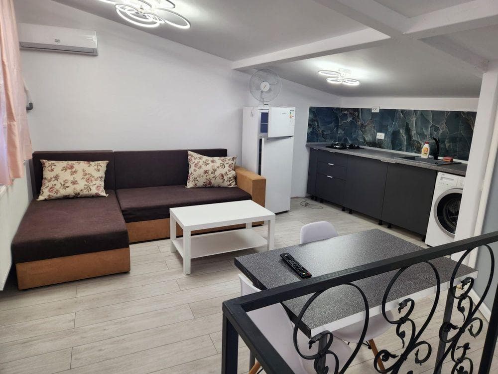 Vand 2 Apartamente de 2 camere