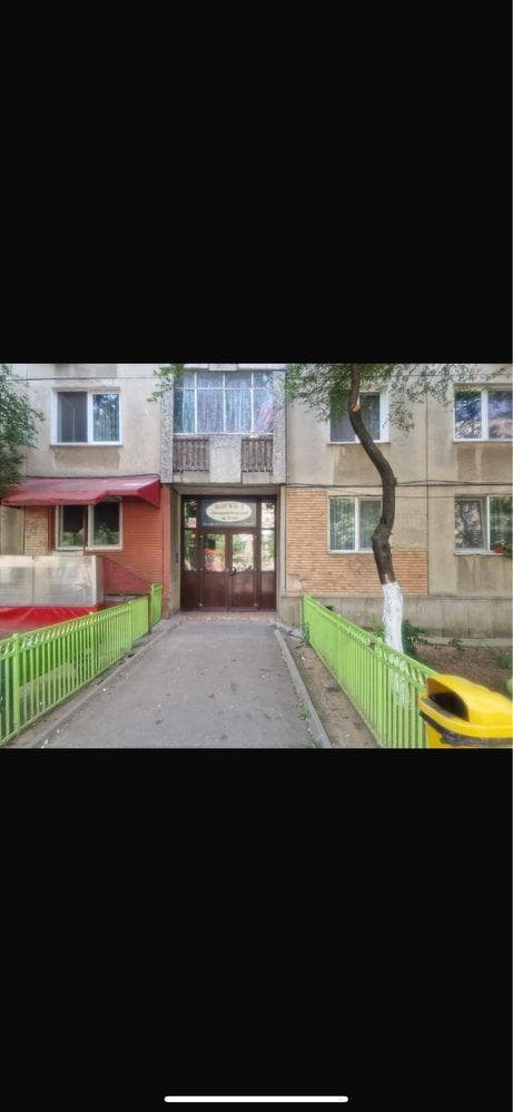 Vand apartament 3 camere Piata Rahova