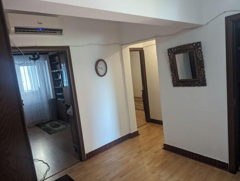 Particular vând apartament 4 camere șoseaua Alexandriei,Rahova