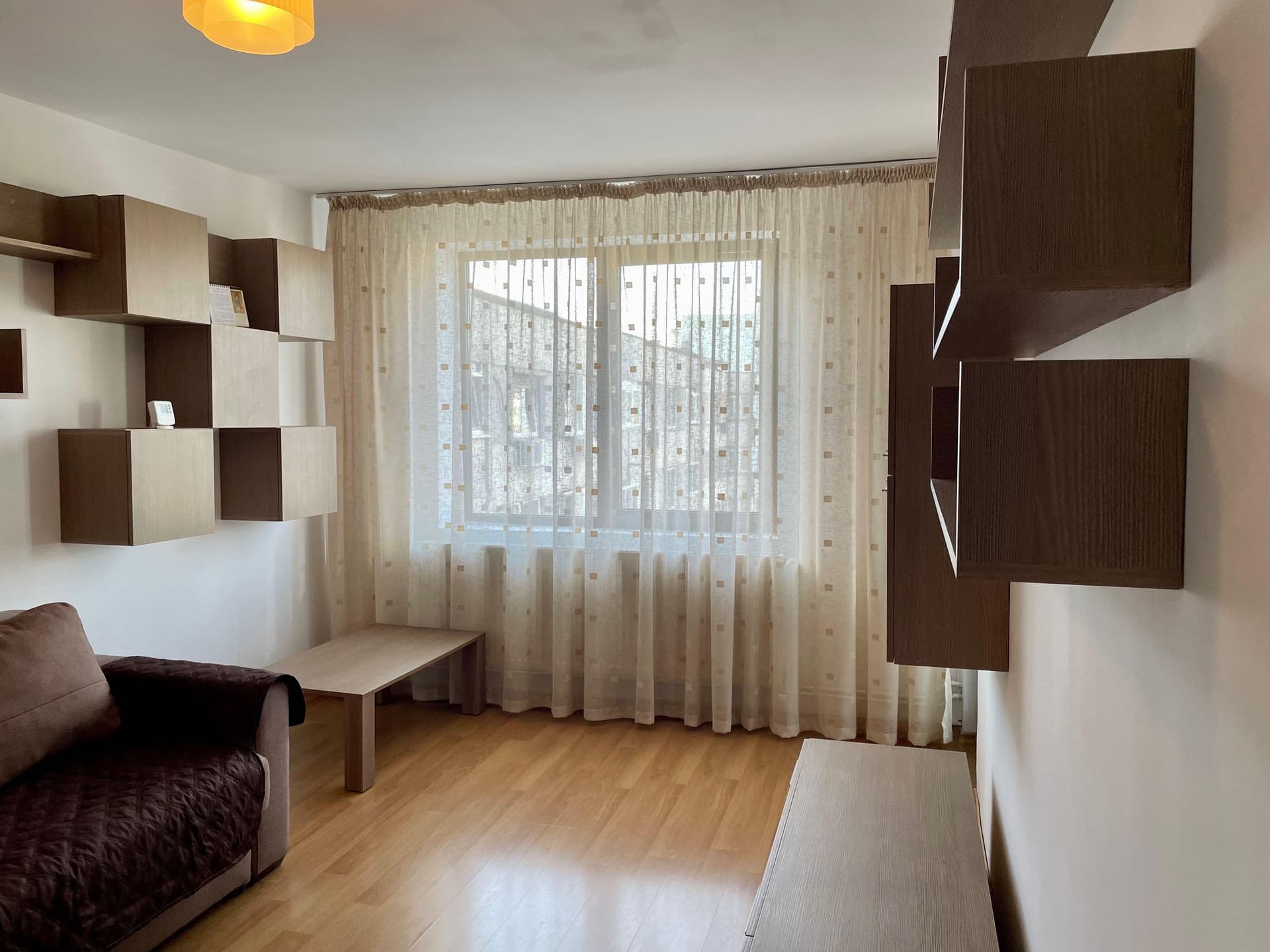 Apartament de 2 camere, decomandat, centrală termică proprie